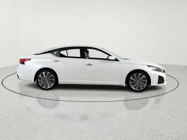 2023 Nissan Altima SL FWD