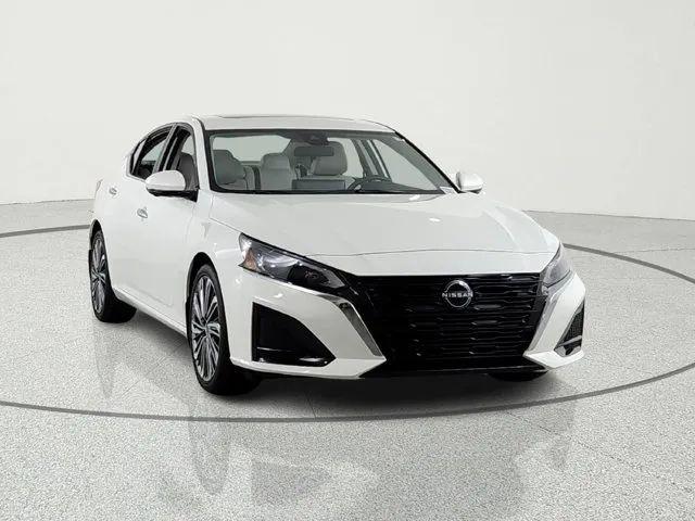 2023 Nissan Altima SL FWD