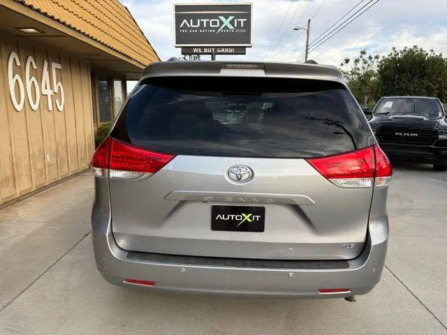 2012 Toyota Sienna XLE V6 8 Passenger
