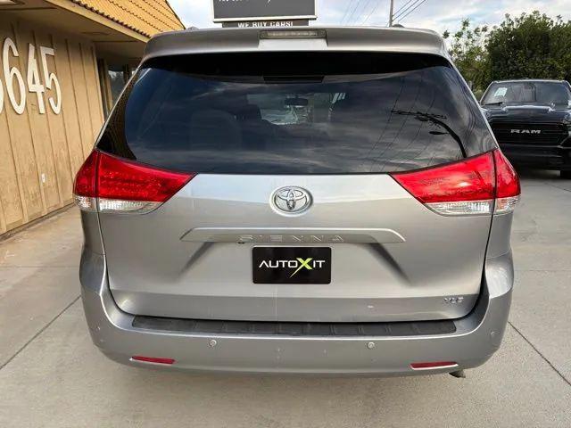 2012 Toyota Sienna XLE V6 8 Passenger