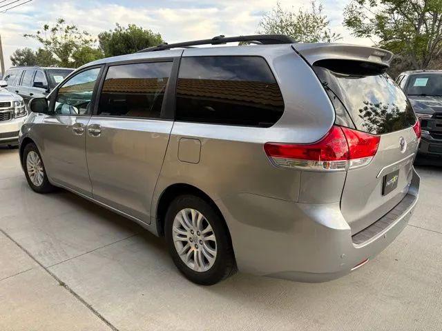 2012 Toyota Sienna XLE V6 8 Passenger