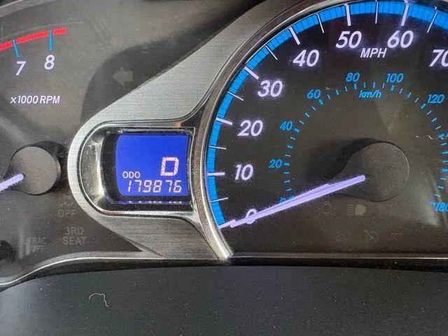 2012 Toyota Sienna XLE V6 8 Passenger