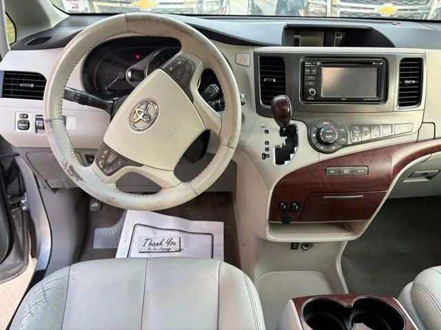 2012 Toyota Sienna XLE V6 8 Passenger