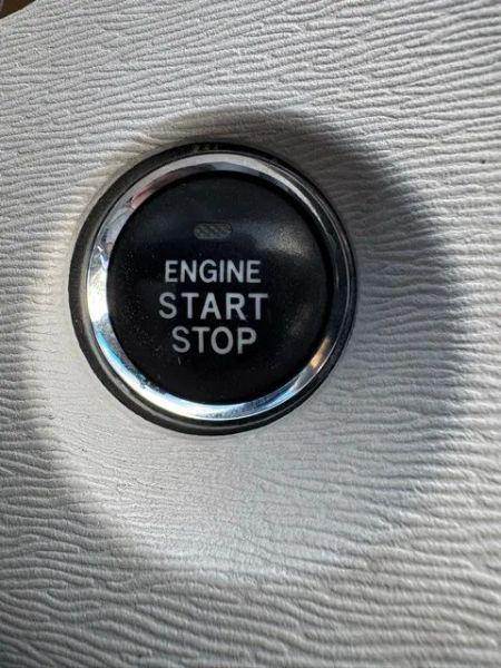 2012 Toyota Sienna XLE V6 8 Passenger