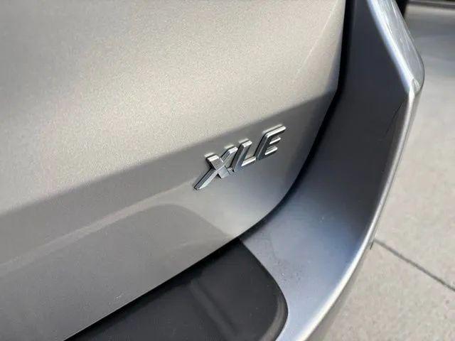 2012 Toyota Sienna XLE V6 8 Passenger