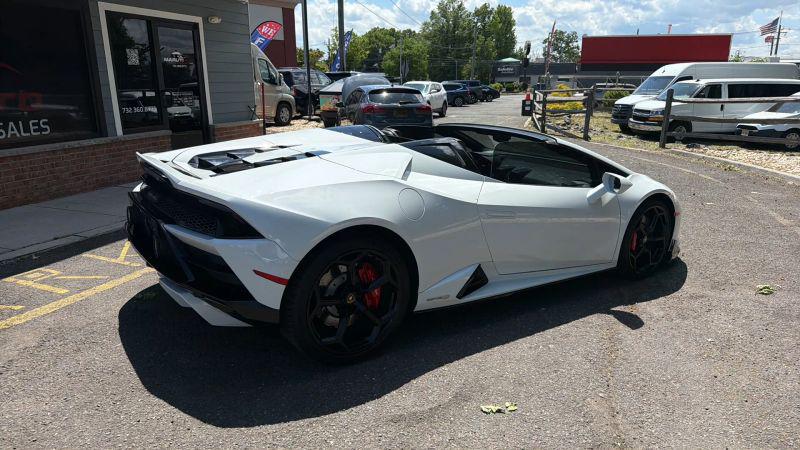 2021 Lamborghini Huracan Evo Spyder