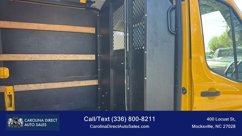 2019 Ford Transit w/Sliding Side Door w/LWB
