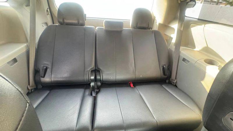2014 Toyota Sienna SE 8 Passenger