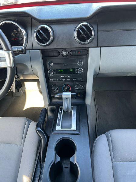 2008 Ford Mustang V6 Deluxe