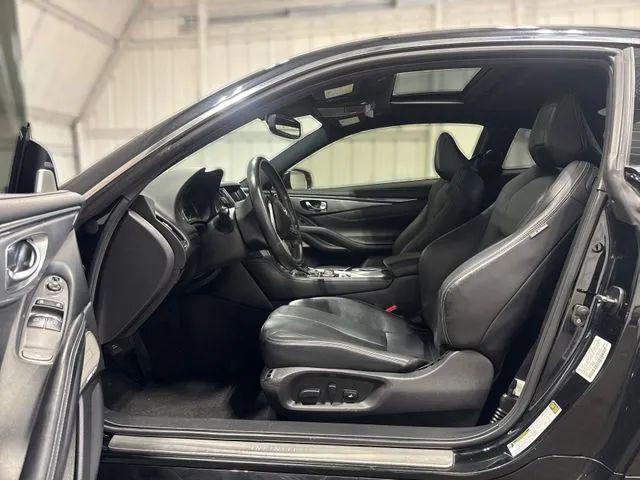 2022 INFINITI Q60 LUXE