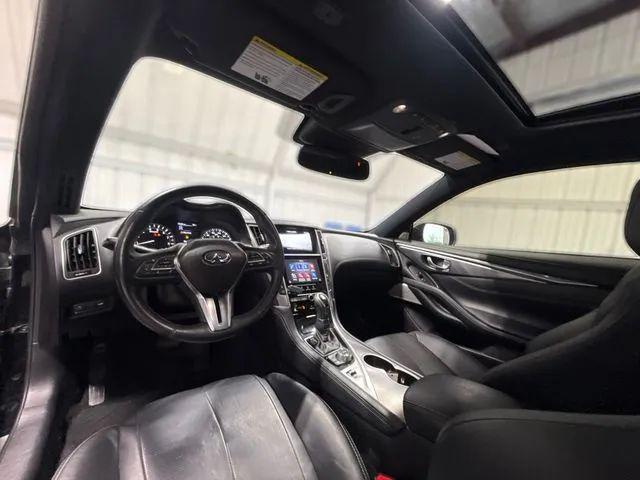 2022 INFINITI Q60 LUXE