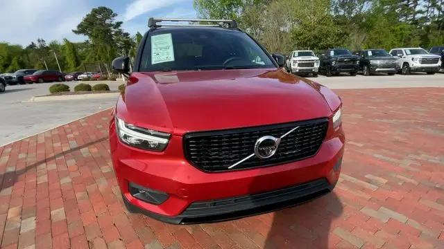 2022 Volvo XC40 T5 R-Design