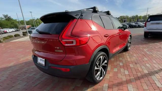 2022 Volvo XC40 T5 R-Design