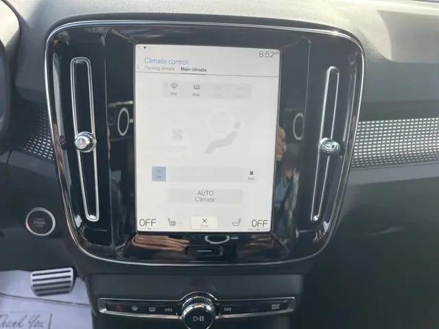2022 Volvo XC40 T5 R-Design