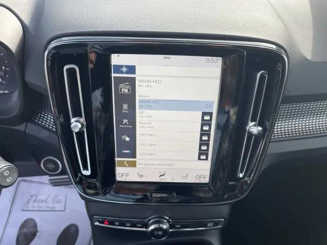 2022 Volvo XC40 T5 R-Design