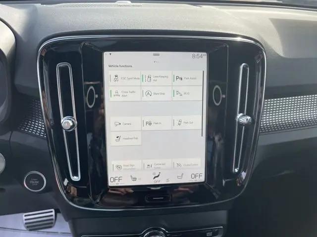 2022 Volvo XC40 T5 R-Design