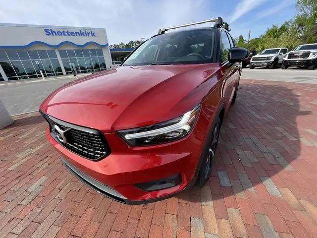 2022 Volvo XC40 T5 R-Design
