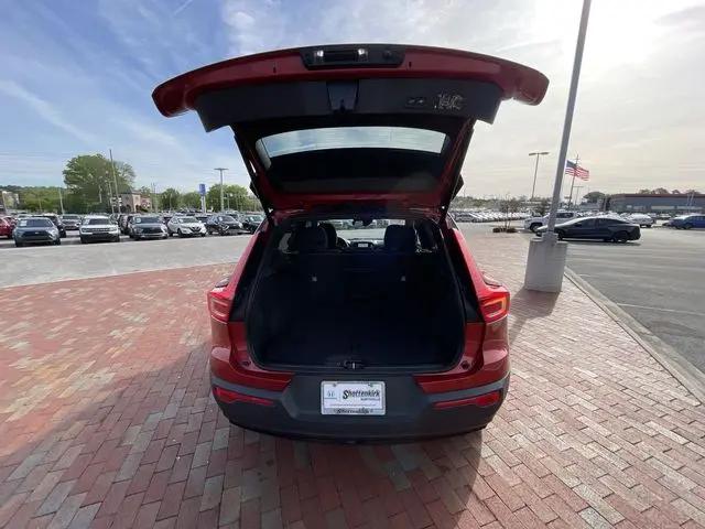 2022 Volvo XC40 T5 R-Design