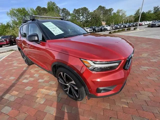 2022 Volvo XC40 T5 R-Design