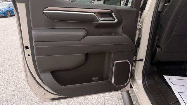 2026 Chevrolet Silverado 1500 4WD Crew Cab Short Bed RST