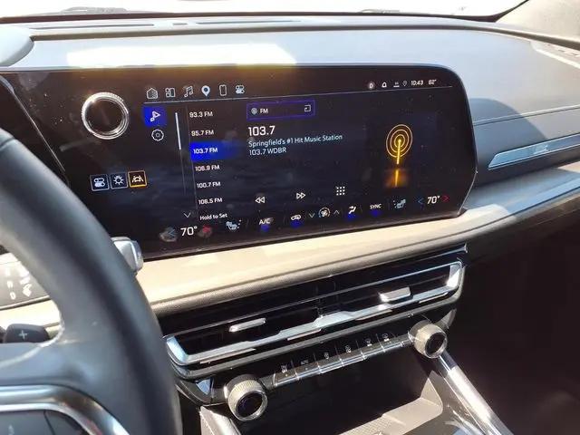 2025 Chevrolet Traverse FWD LT