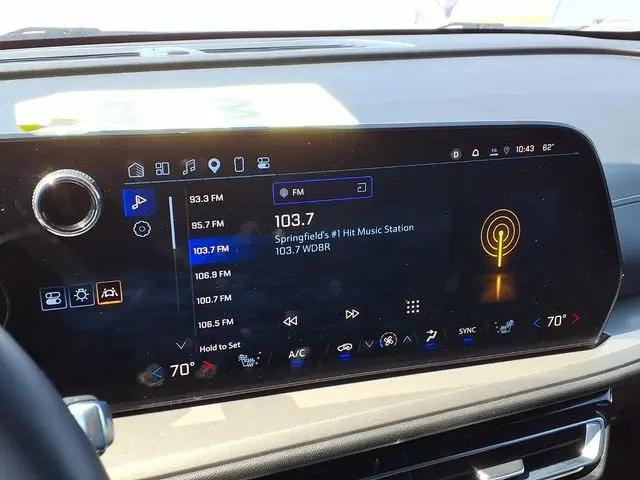 2025 Chevrolet Traverse FWD LT
