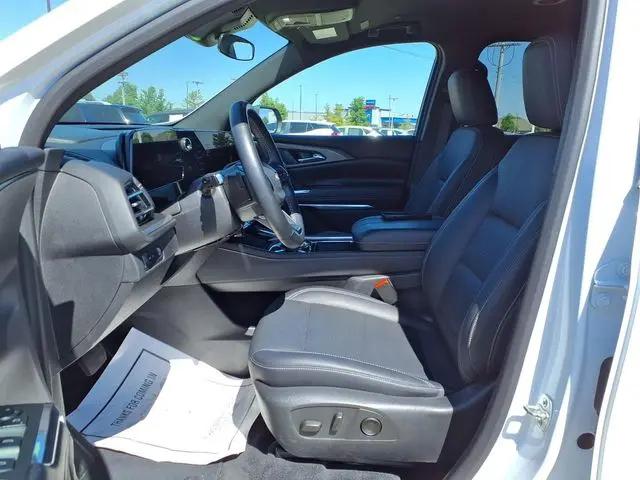 2025 Chevrolet Traverse FWD LT