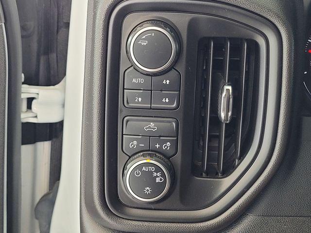 2024 Chevrolet Silverado 1500 4WD Crew Cab Short Bed Custom Trail Boss