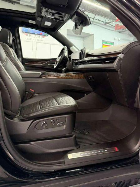2023 Cadillac Escalade ESV 4WD Premium Luxury Platinum