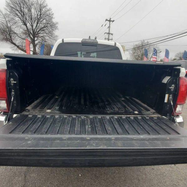 2018 Toyota Tacoma SR5 V6