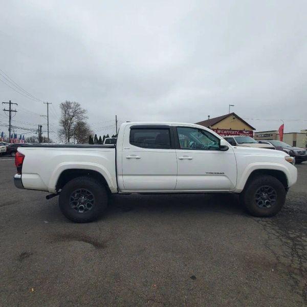 2018 Toyota Tacoma SR5 V6