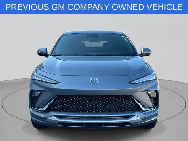 2025 Buick NV Avenir FWD