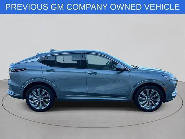 2025 Buick NV Avenir FWD