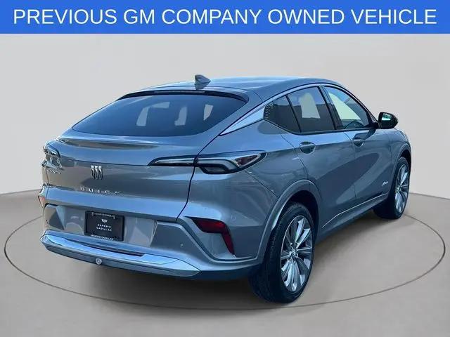 2025 Buick NV Avenir FWD