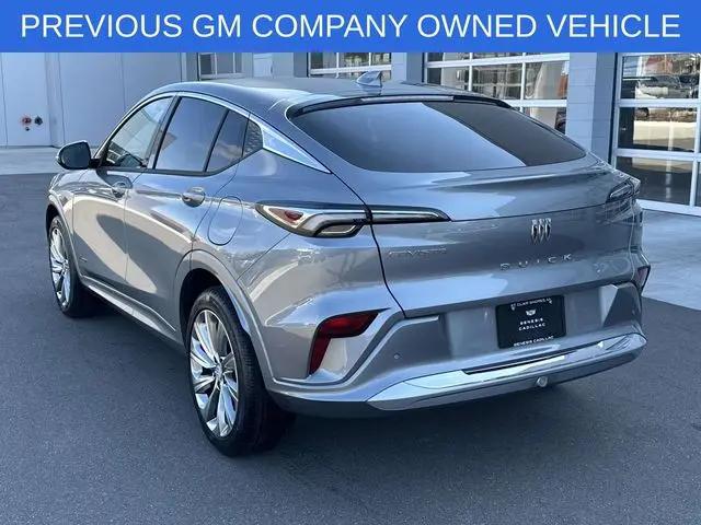 2025 Buick NV Avenir FWD