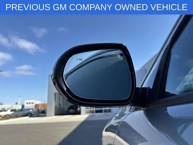 2025 Buick NV Avenir FWD