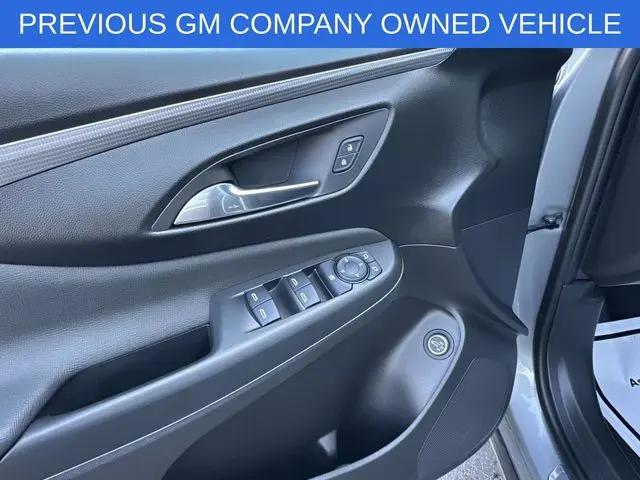 2025 Buick NV Avenir FWD