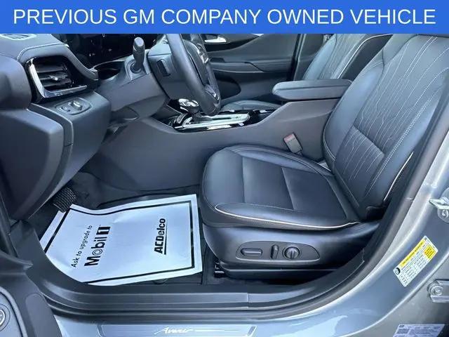 2025 Buick NV Avenir FWD