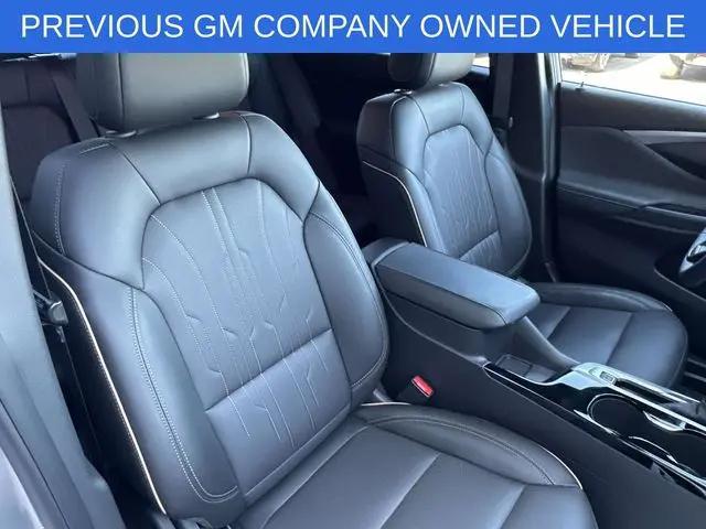 2025 Buick NV Avenir FWD
