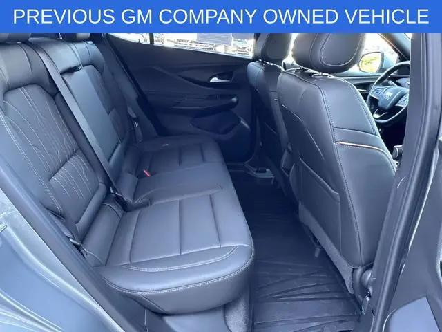 2025 Buick NV Avenir FWD