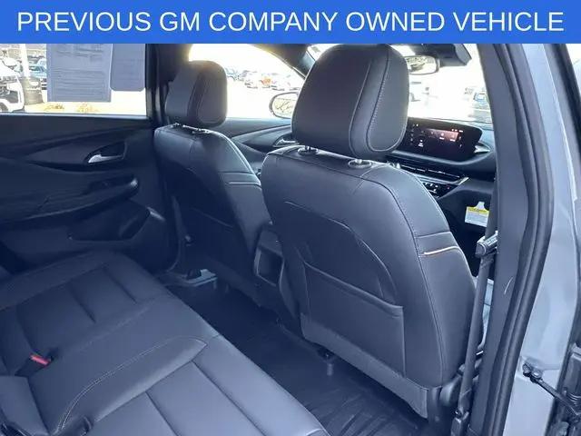 2025 Buick NV Avenir FWD