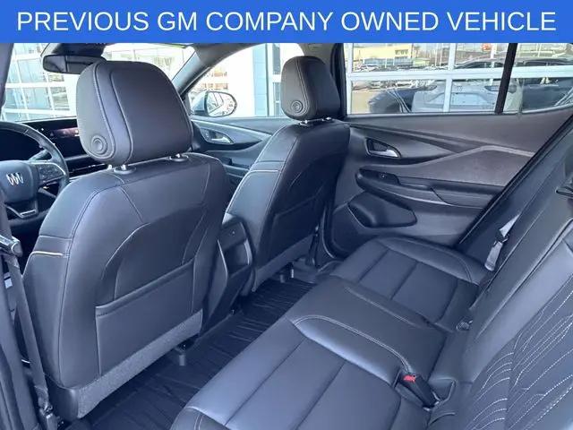 2025 Buick NV Avenir FWD