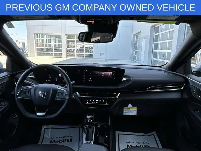 2025 Buick NV Avenir FWD