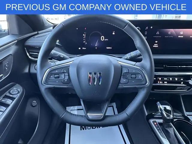 2025 Buick NV Avenir FWD