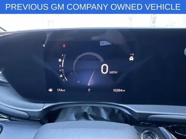 2025 Buick NV Avenir FWD