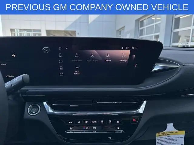 2025 Buick NV Avenir FWD