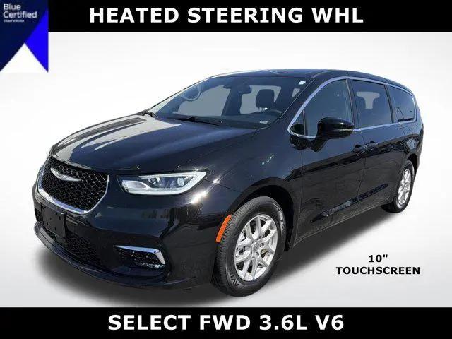 2025 Chrysler Pacifica Select for sale in Plymouth, WI
