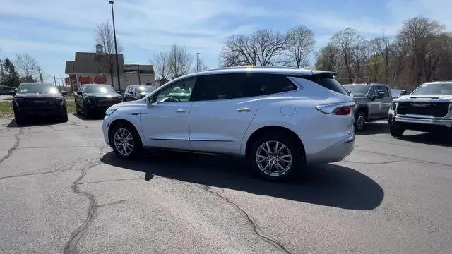 2023 Buick Enclave Essence AWD