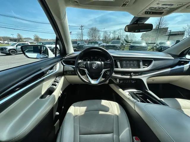 2023 Buick Enclave Essence AWD