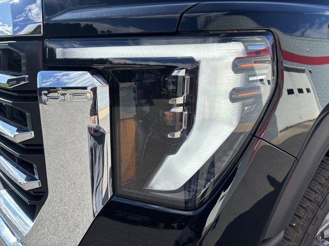 2026 GMC Sierra 2500HD Crew Cab, Standard Bed, SLT, 4WD